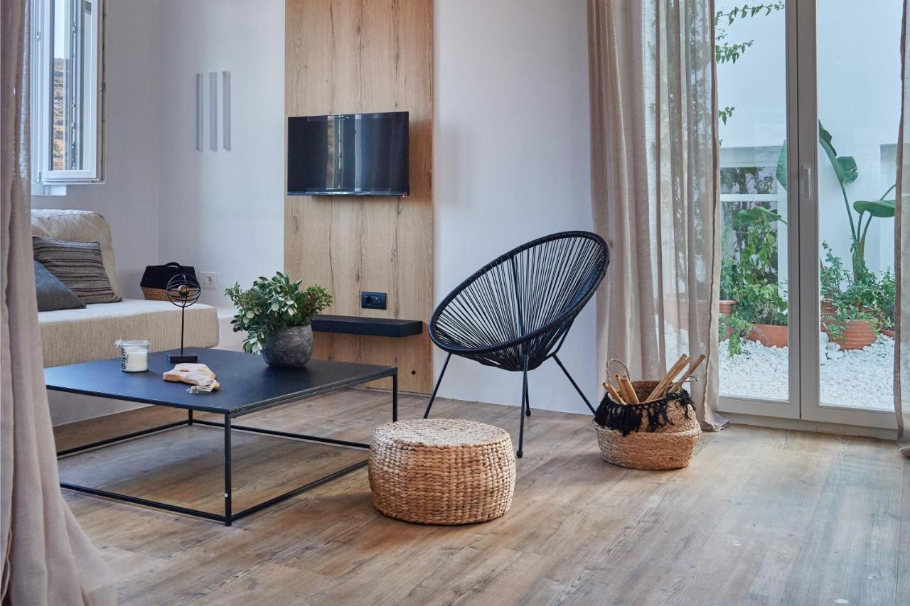 Casa Mardiva Terra Lägenhet Páros Exteriör bild