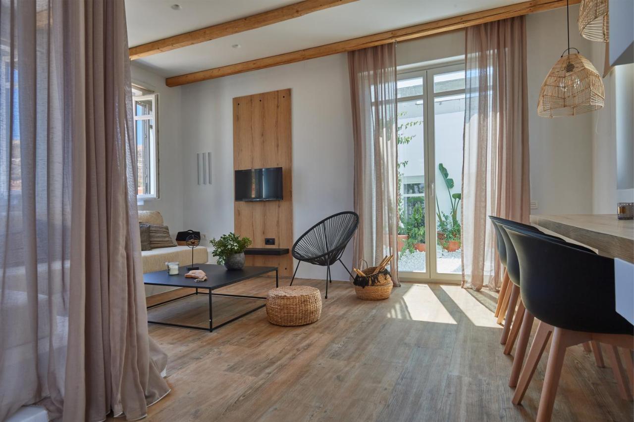 Casa Mardiva Terra Lägenhet Páros Exteriör bild